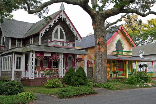 gingerbread cottages on Martha's Vineyard